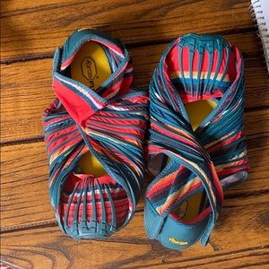 Vibram Wrap Shoes Sz8